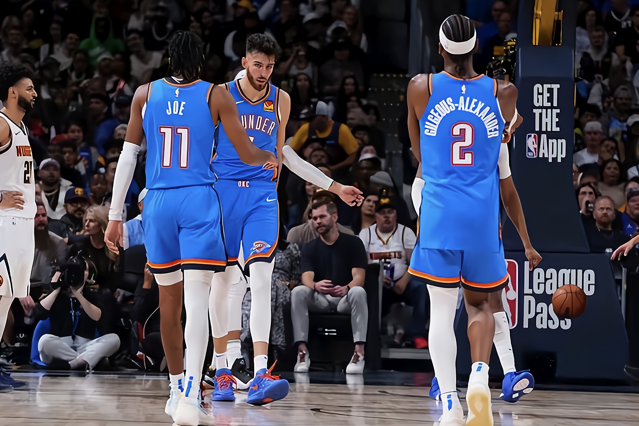 关键时刻突围战来临，俄克拉荷马雷霆围绕NBA季后赛临场应变，话题不断，数据趋势出现新变化(2012湖人vs雷霆季后赛第4场)-易游官网