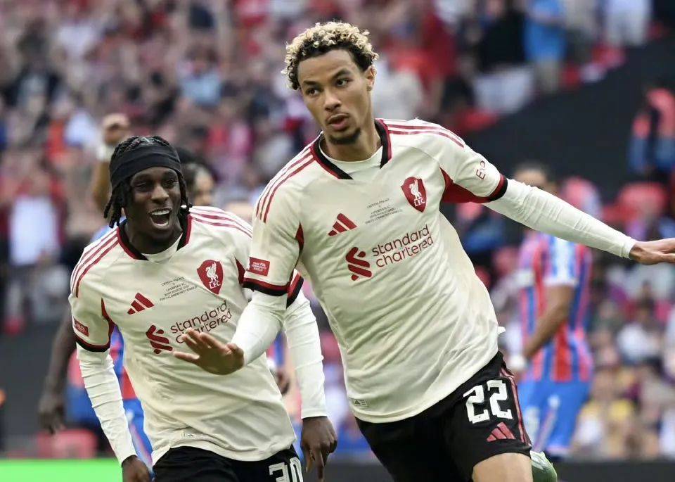 利物浦关键时刻状态回暖,志在社区盾名次提升,悬念犹存,控场能力受关注(利物浦左边锋) 利物浦关键时刻状态回暖,志在社区盾名次提升,悬念犹存,控场能力受关注(利物浦左边锋)