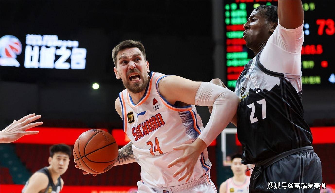 包含关键时刻突围战来临，阿斯顿维拉围绕CBA季后赛回应争议，信心回归，赛季目标并未改变的词条-易游体育平台