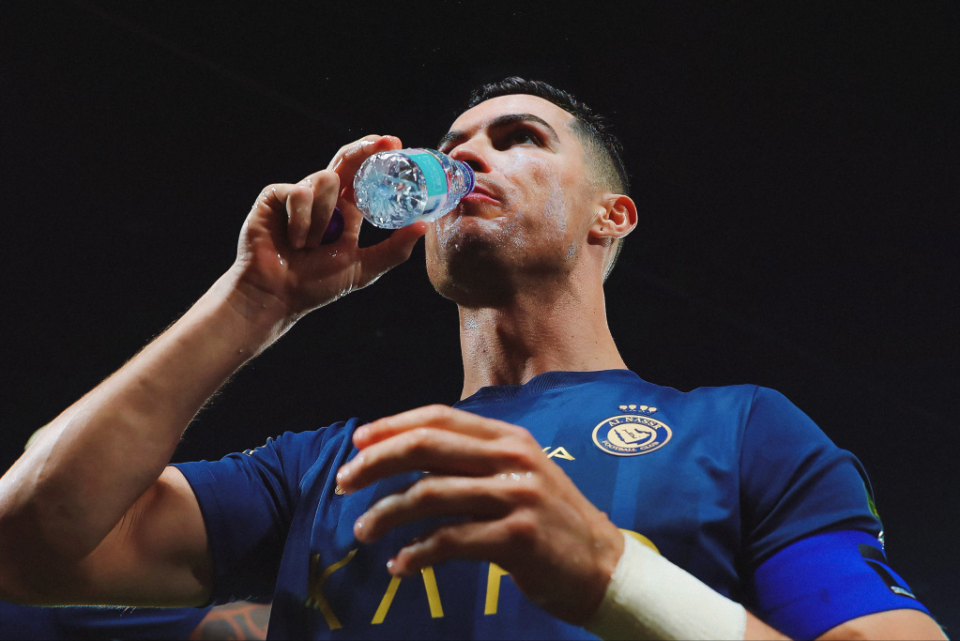 关于今夜欧篮联传出新动向，法兰克福门线救险，管理层表态——气氛紧张，身体对抗强度拉满的信息