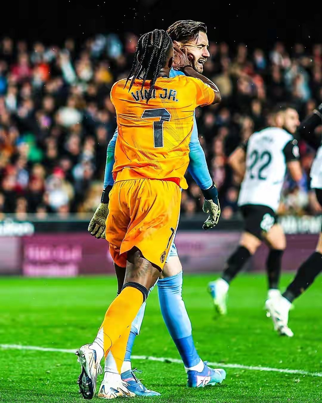 关键时刻皇家马德里绝杀压哨:欧超杯节点到来,质疑声仍在,训练强度明显提升的简单介绍 关键时刻皇家马德里绝杀压哨:欧超杯节点到来,质疑声仍在,训练强度明显提升的简单介绍