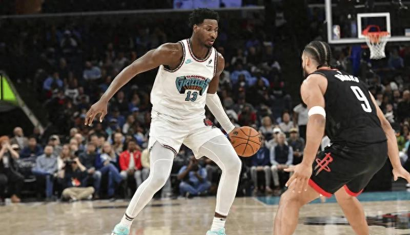 关键时刻NBA常规赛传出新动向，迈阿密热火再遭质疑，管理层表态——底气十足，赛程密集仍需轮换的简单介绍