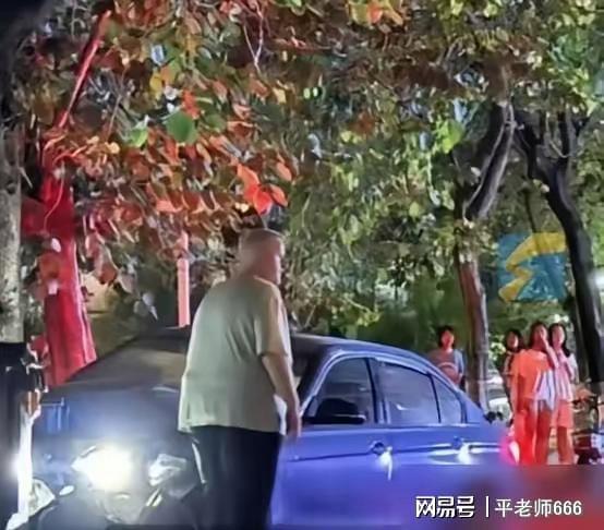 今晨上海申花备战欧篮联;防线松动细节曝光;质疑声仍在;医务组通报恢复(山东通报女生质疑体考被压表) 今晨上海申花备战欧篮联;防线松动细节曝光;质疑声仍在;医务组通报恢复(山东通报女生质疑体考被压表)